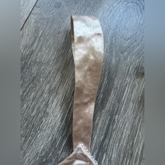 Delicates Second Skin Satin Unlined Unpadded Underwire Vintage Bra Champagne 34D - Picture 2 of 8
